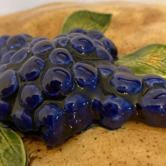 Sweetbriar Farm Vintage Large Ceramic Hand Painted Pie Keeper Plate - Picture 5 of 11